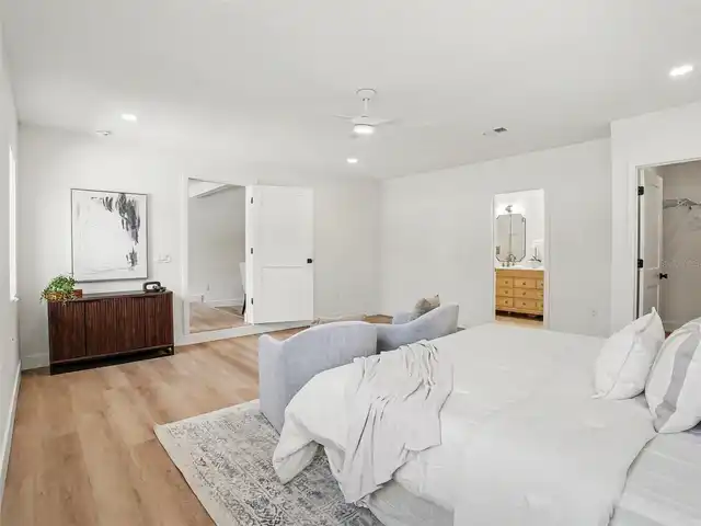 Listing Photo 12