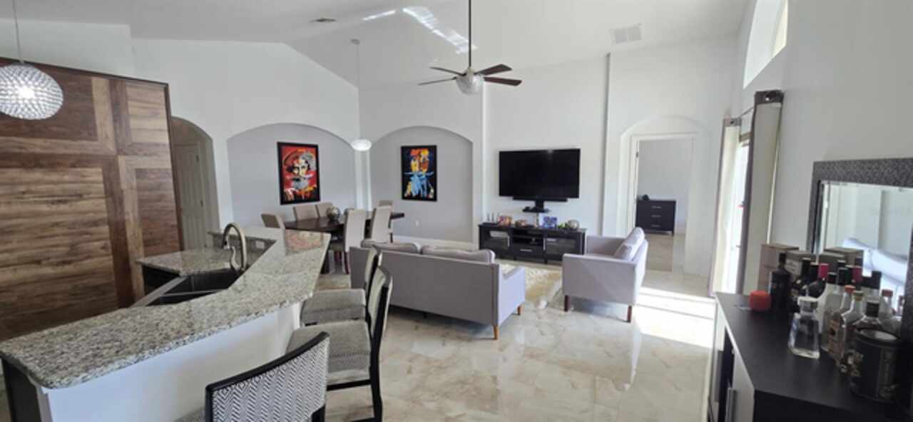 Listing Photo 8