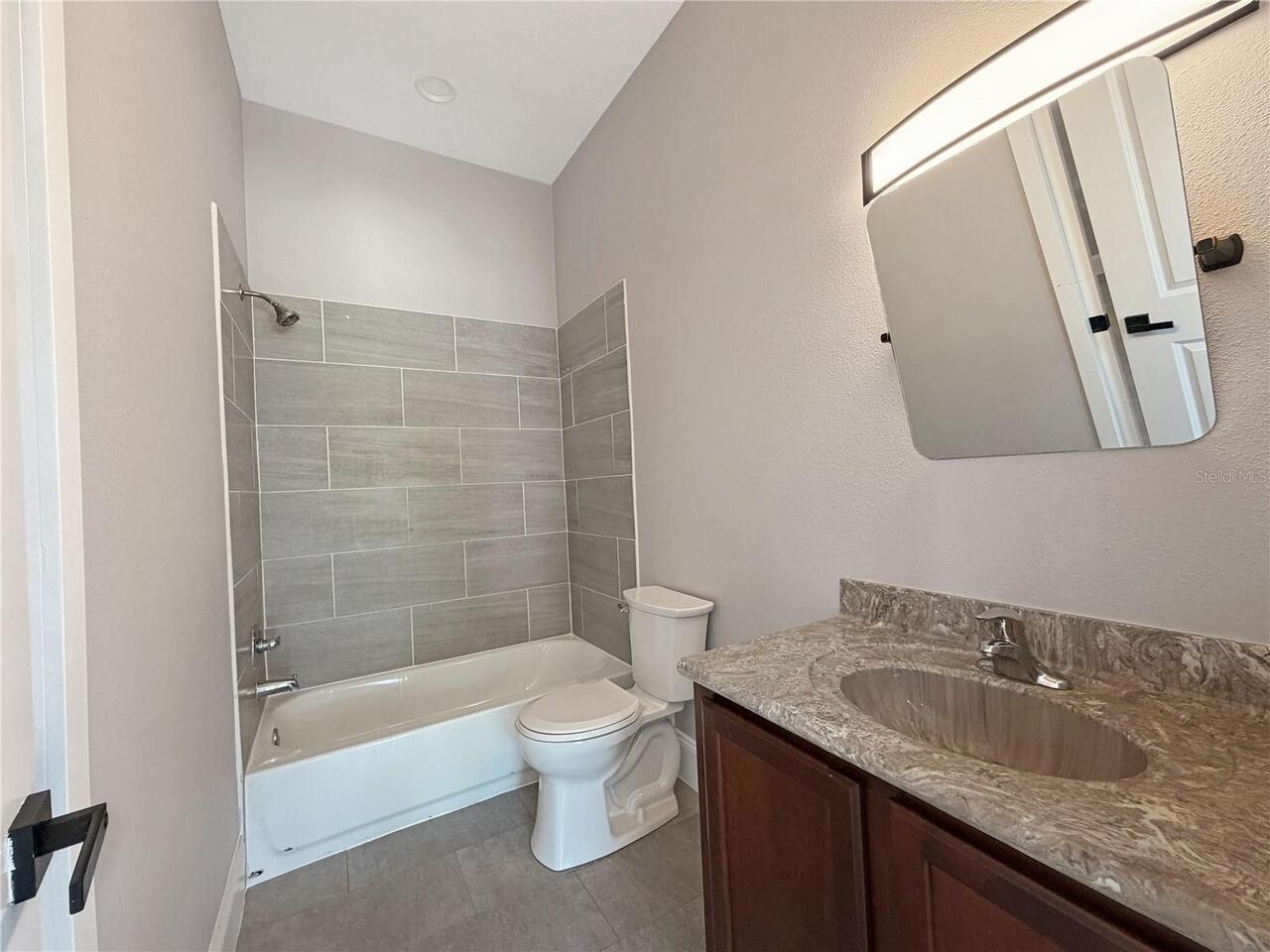 Listing Photo 9
