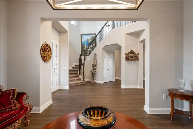 Listing Photo 8