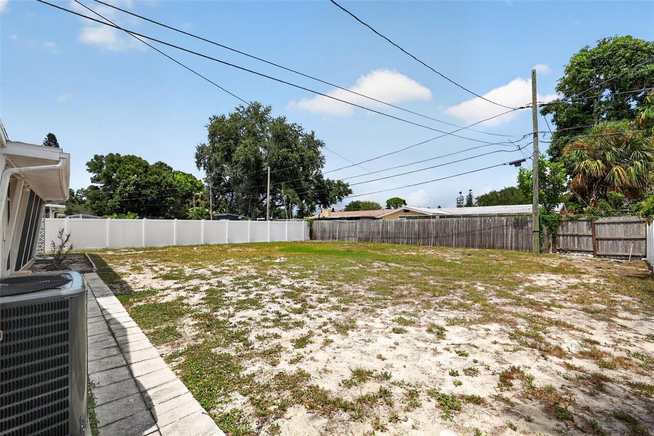 Listing Photo 12