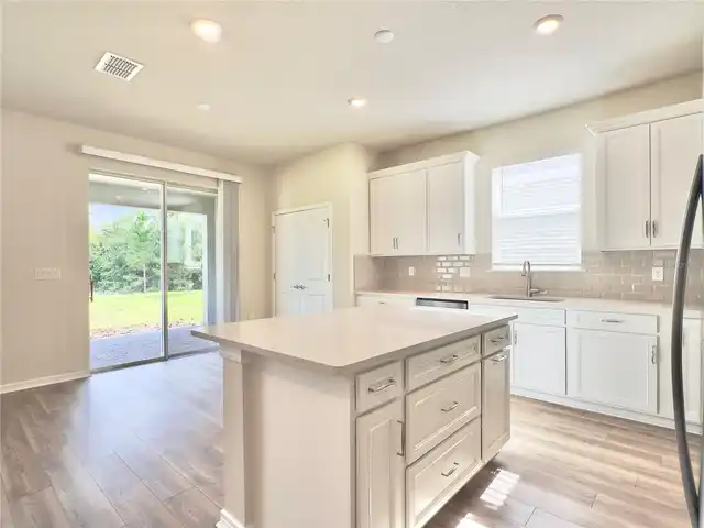 Listing Photo 9
