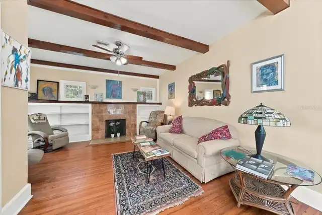 Listing Photo 12