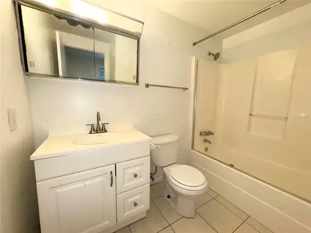 Listing Photo 12