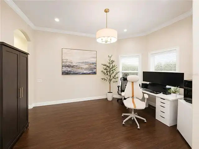 Listing Photo 11