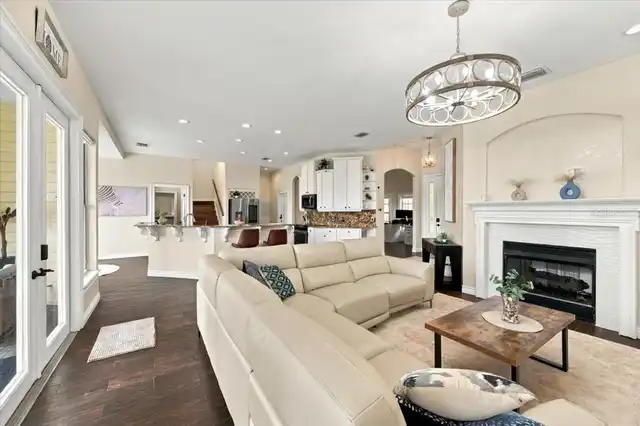 Listing Photo 14