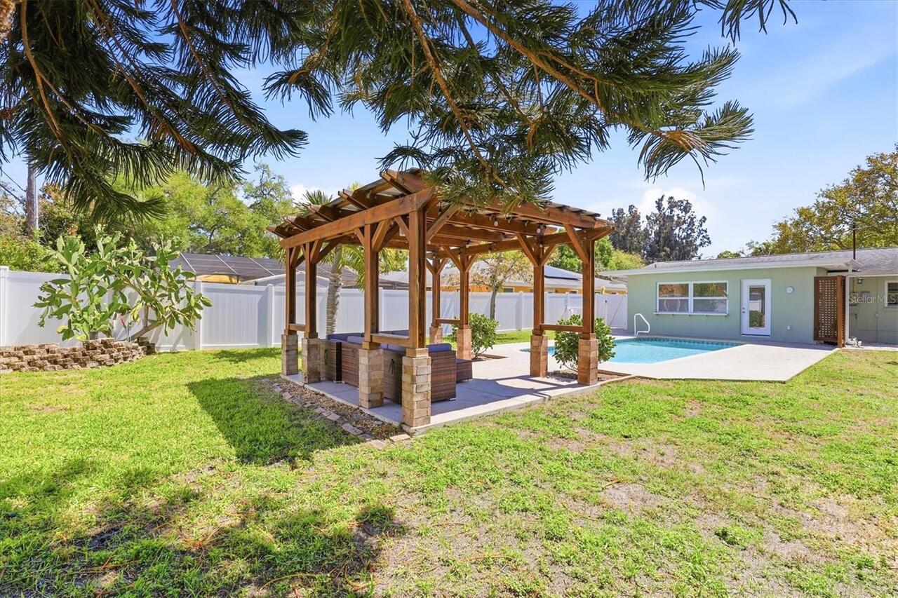 Listing Photo 10