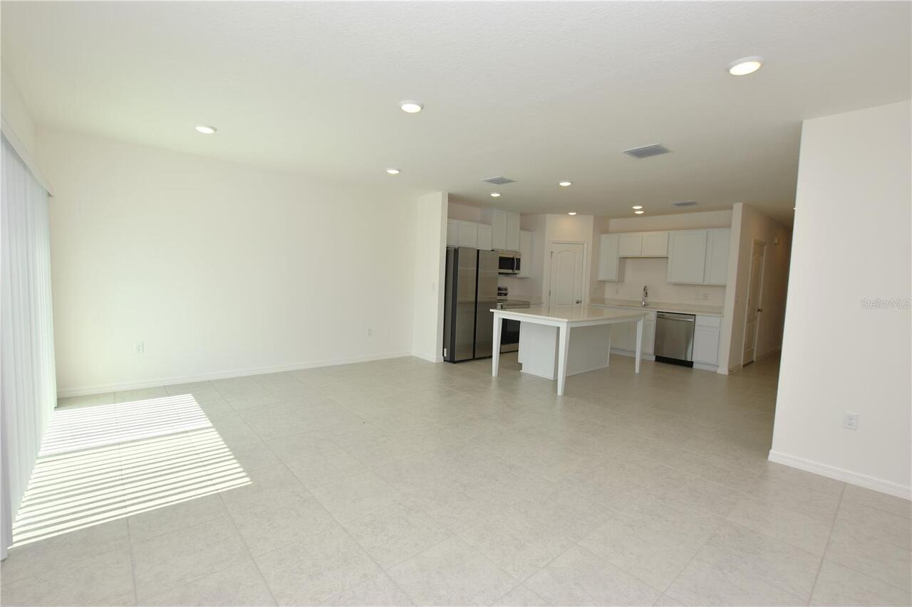 Listing Photo 14