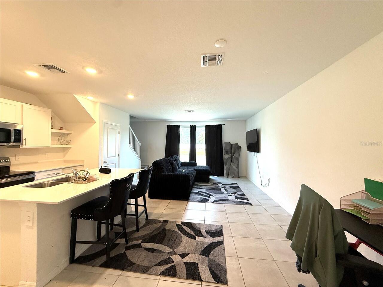 Listing Photo 8