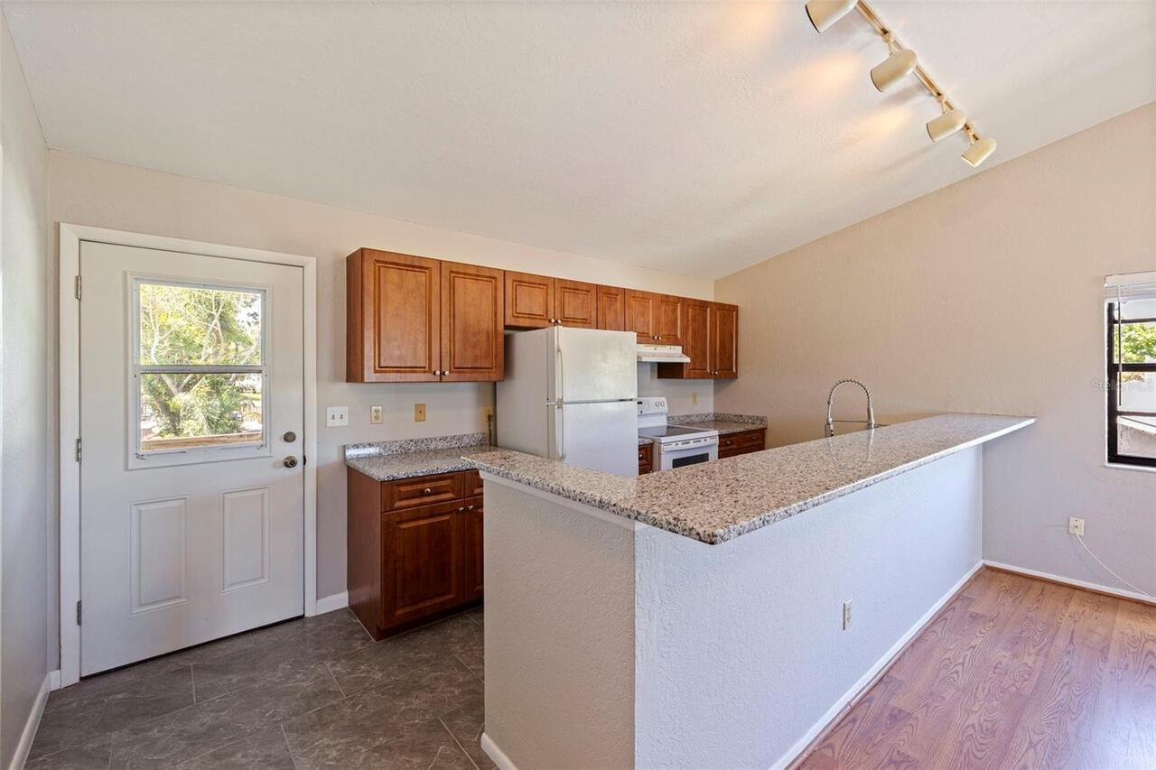 Listing Photo 7
