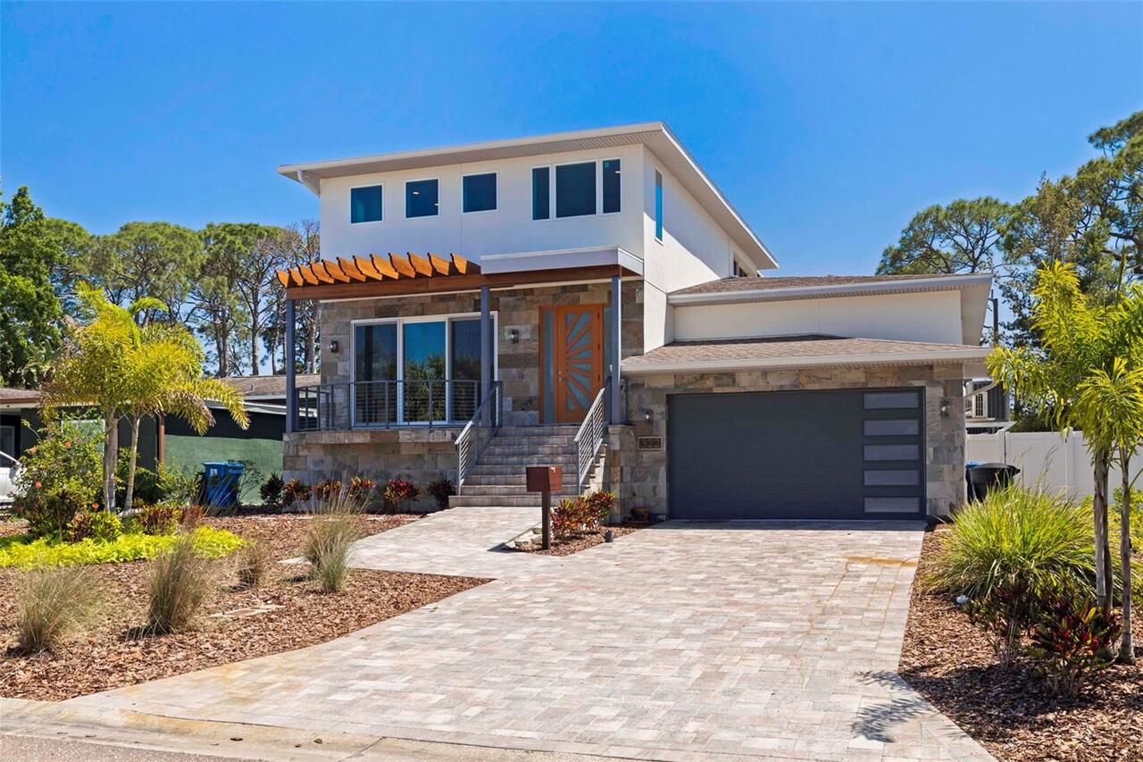 St Petersburg Real Estate