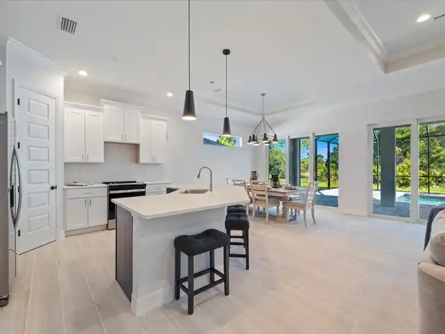 Listing Photo 9