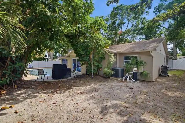 Listing Photo 8