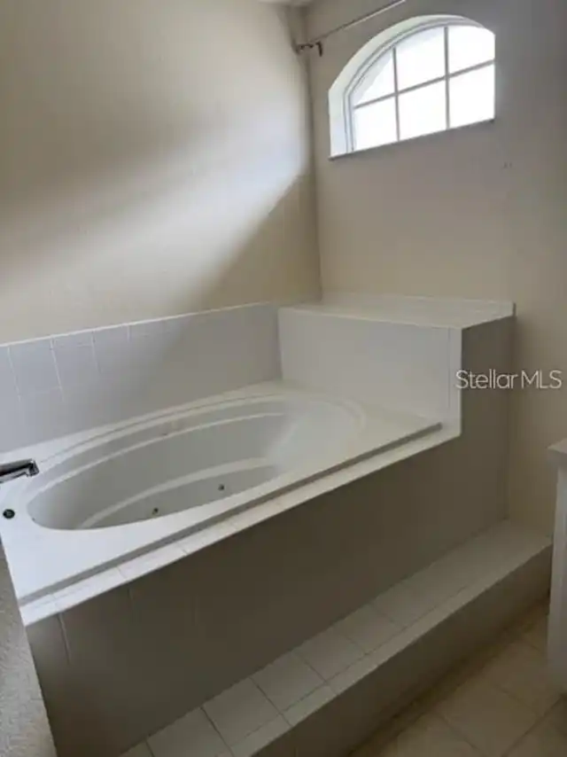 Listing Photo 6