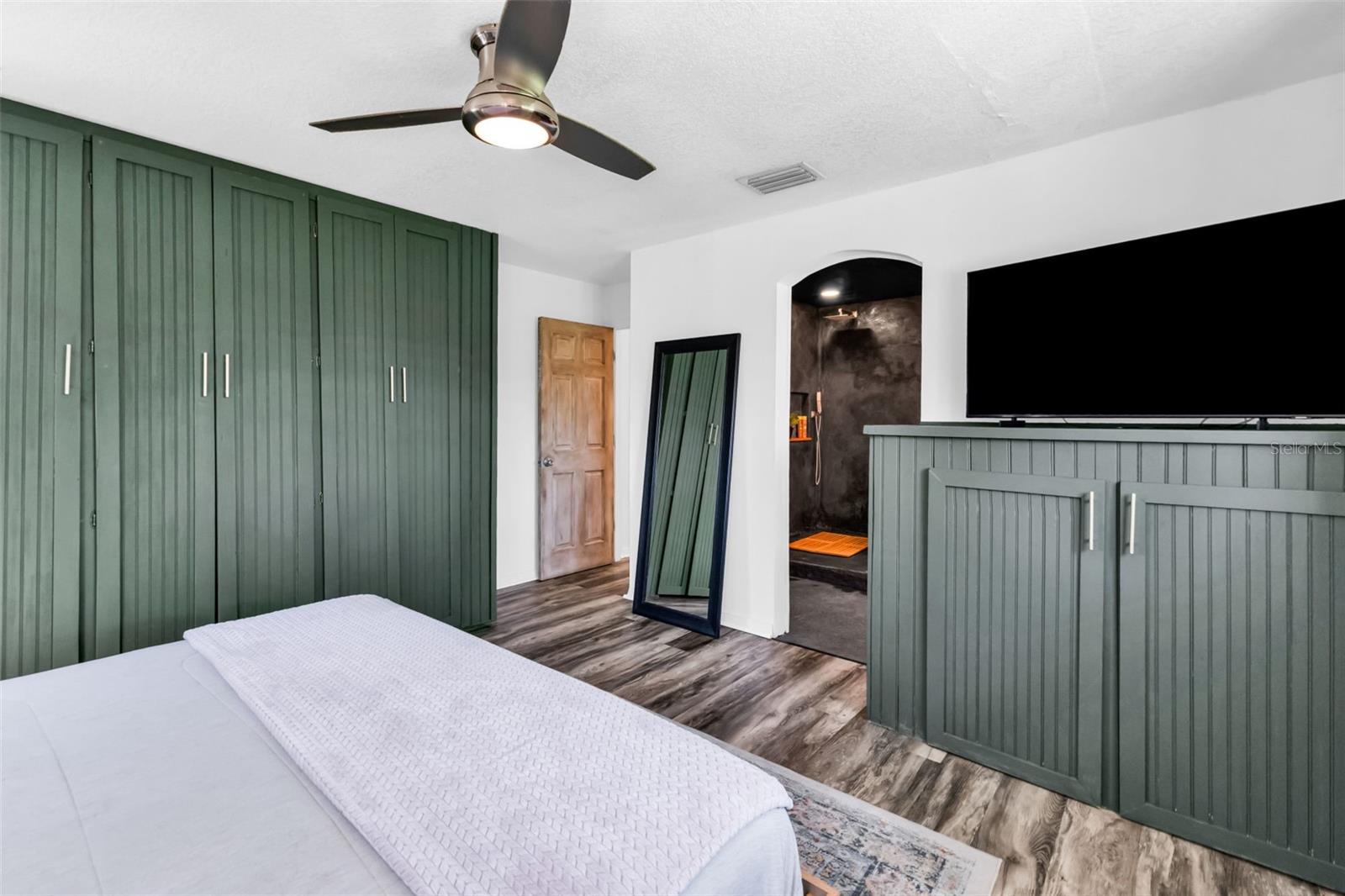 Listing Photo 18
