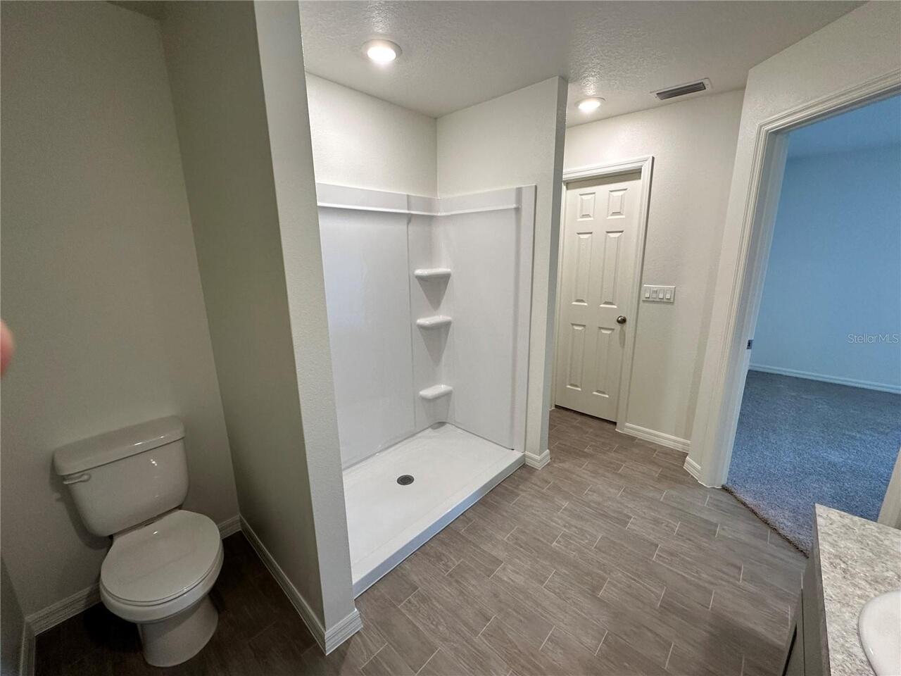 Listing Photo 12