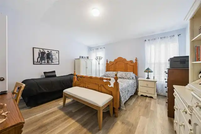 Listing Photo 16