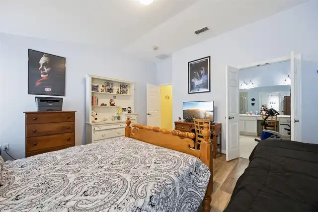 Listing Photo 17