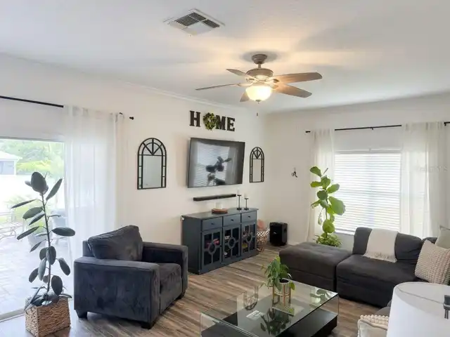 Listing Photo 7