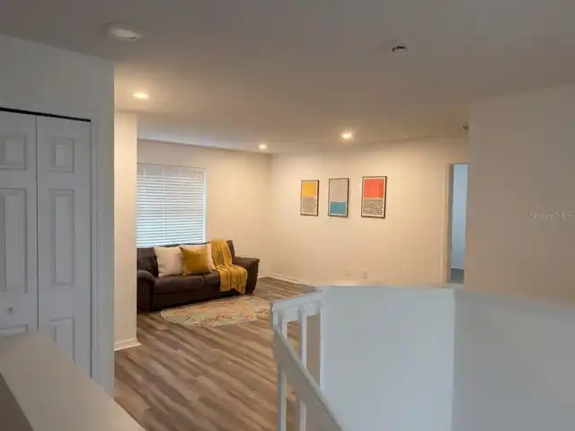 Listing Photo 11