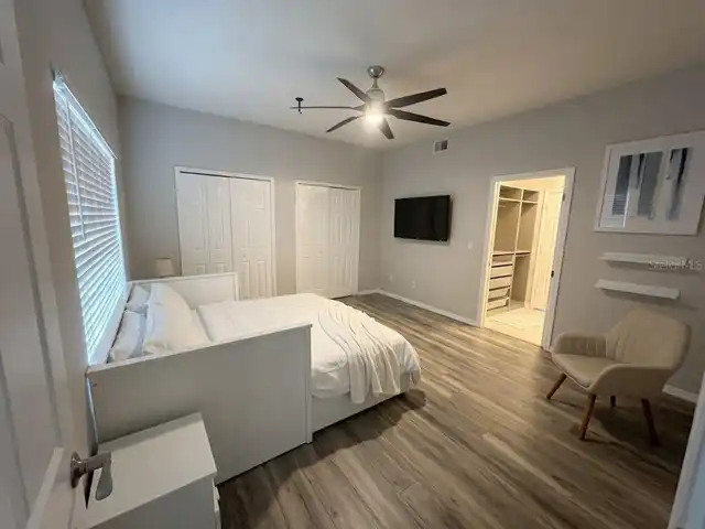 Listing Photo 12