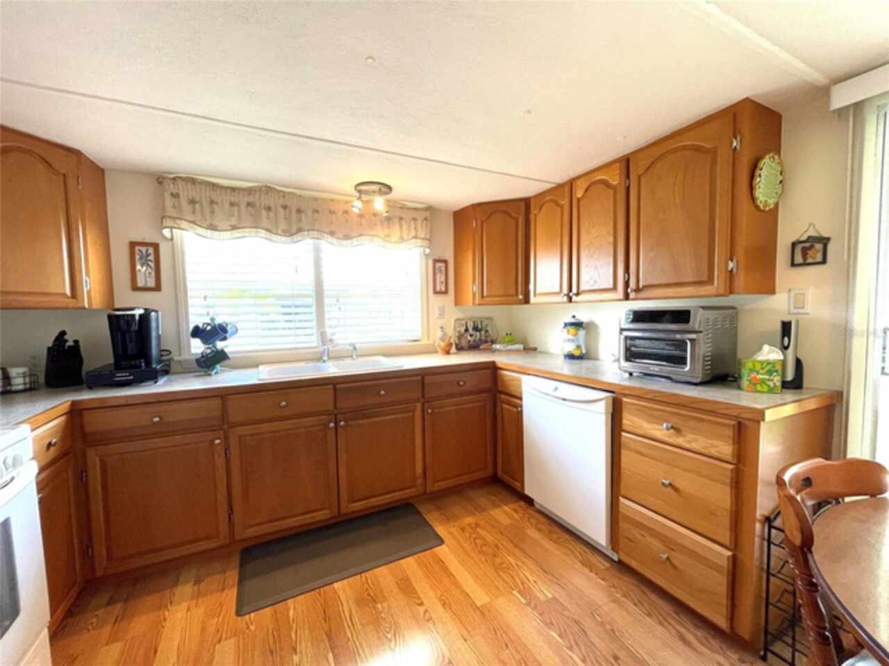 Listing Photo 11