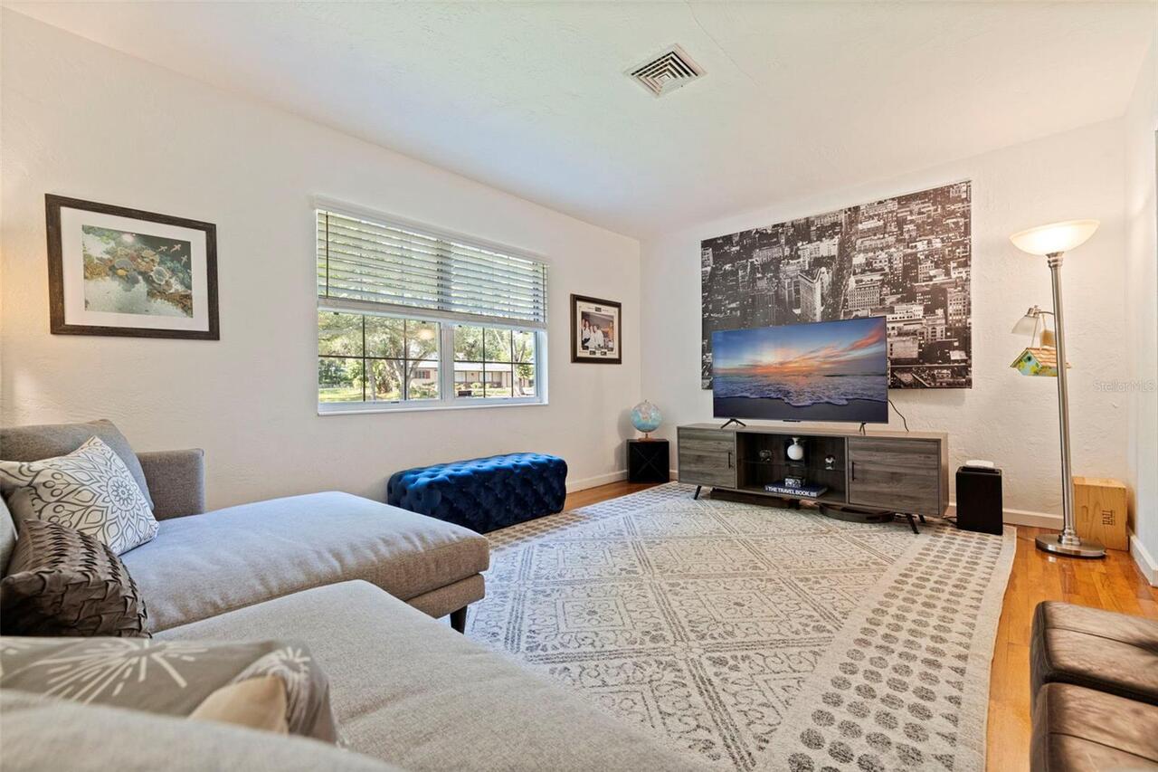 Listing Photo 9