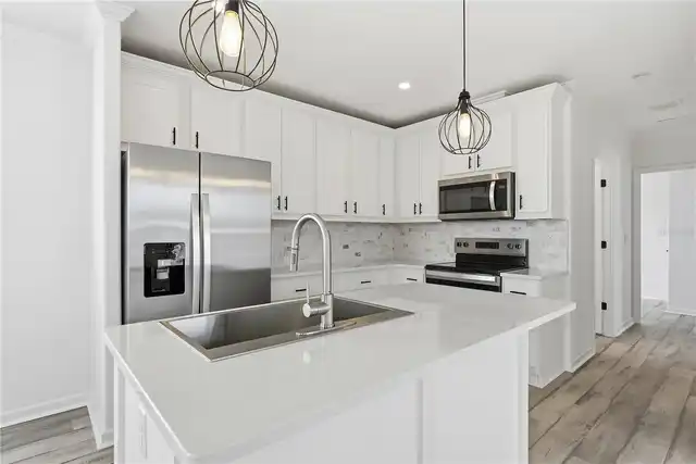 Listing Photo 7