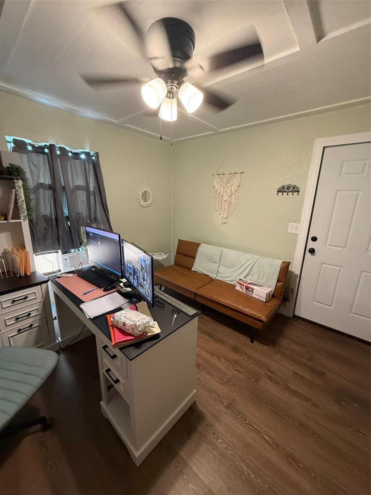 Listing Photo 12