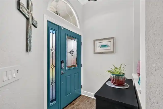 Listing Photo 9