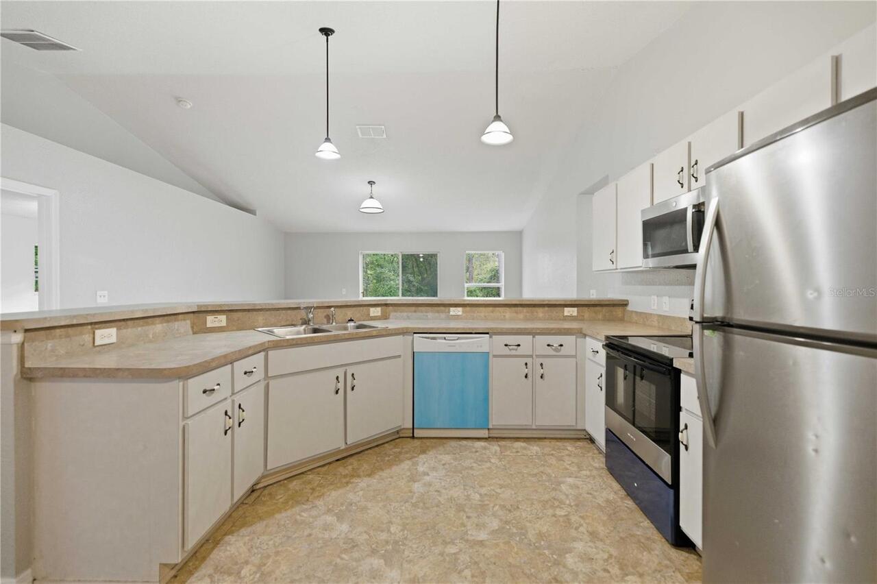 Listing Photo 16
