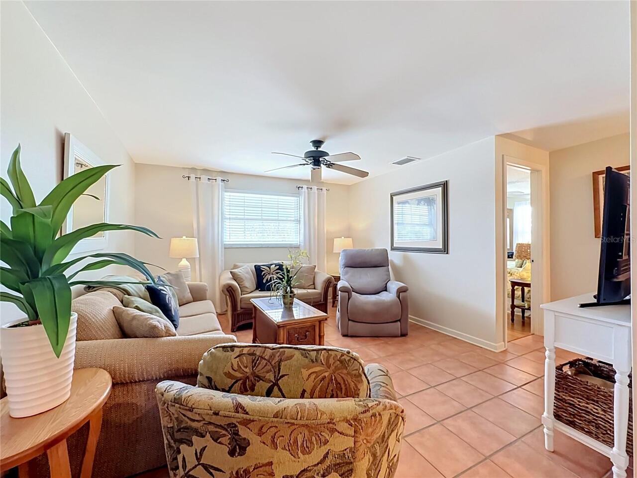 Listing Photo 12