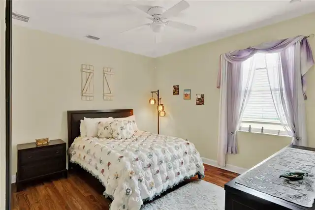 Listing Photo 14