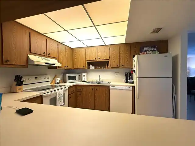 Listing Photo 12