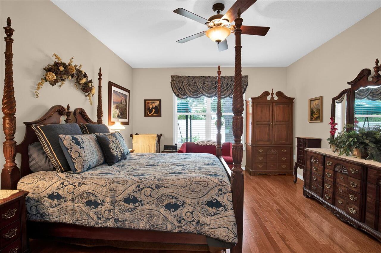 Listing Photo 12