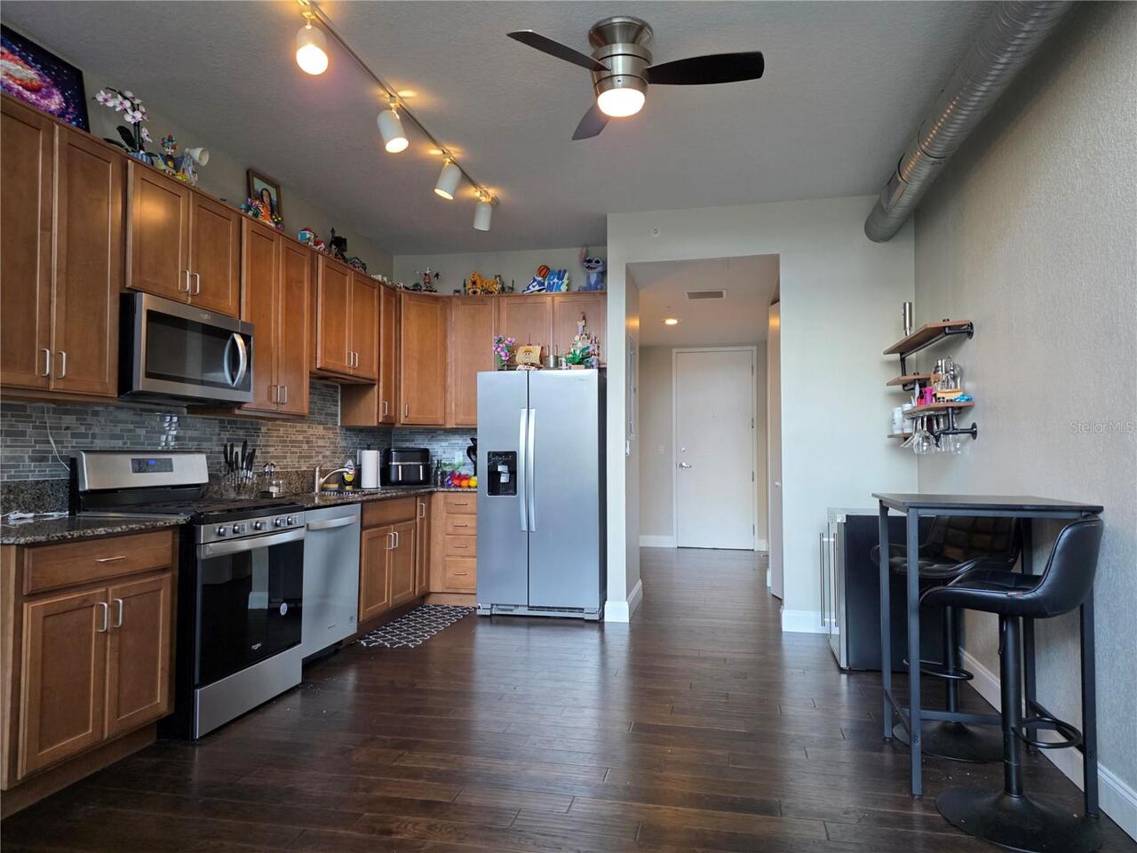 Listing Photo 8