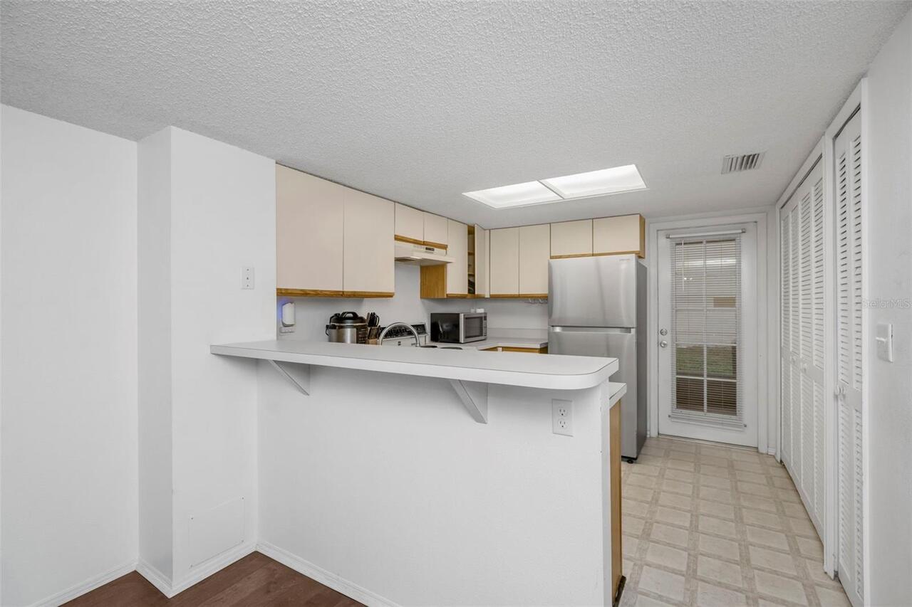 Listing Photo 12
