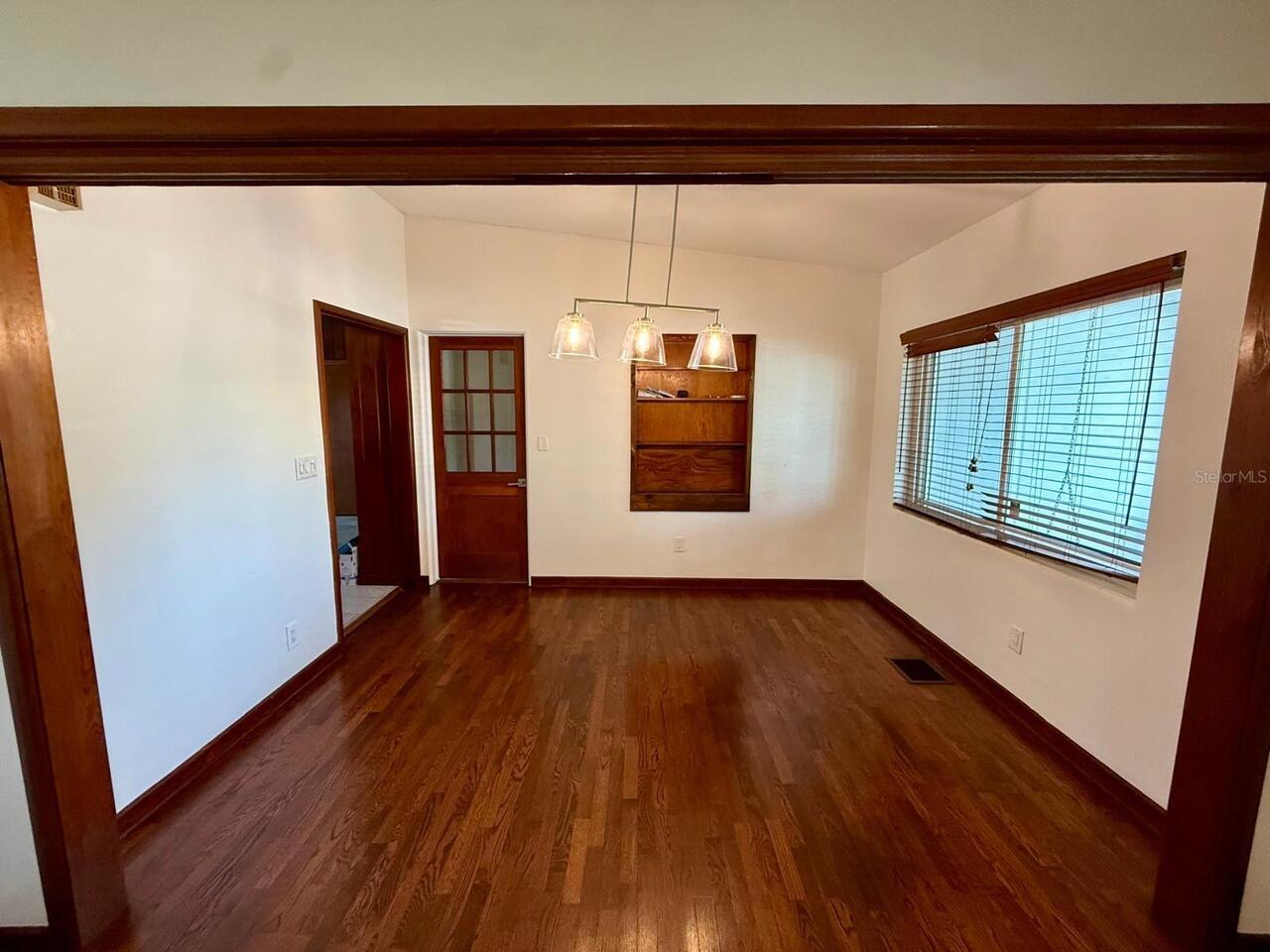 Listing Photo 12