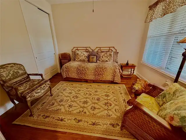 Listing Photo 18