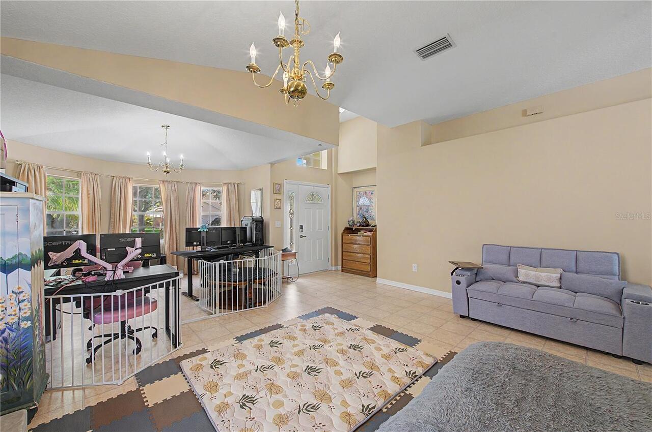Listing Photo 12