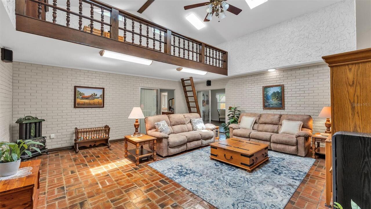 Listing Photo 9