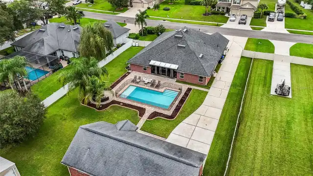 Listing Photo 11