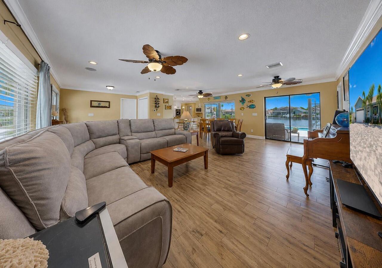 Listing Photo 8