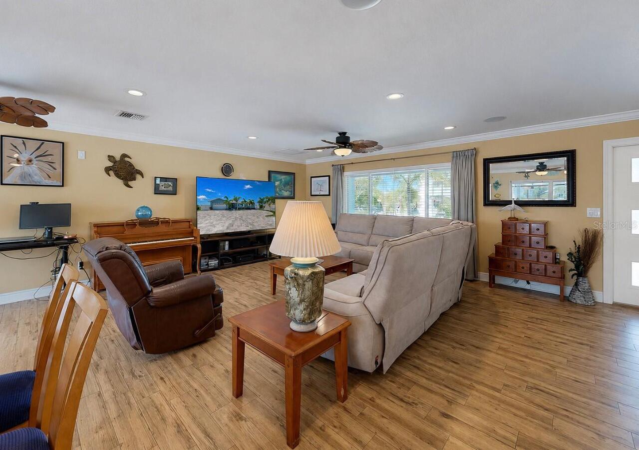 Listing Photo 9