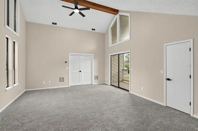 Listing Photo 12