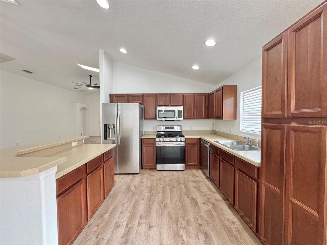 Listing Photo 8