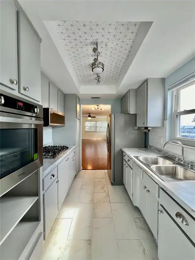 Listing Photo 12