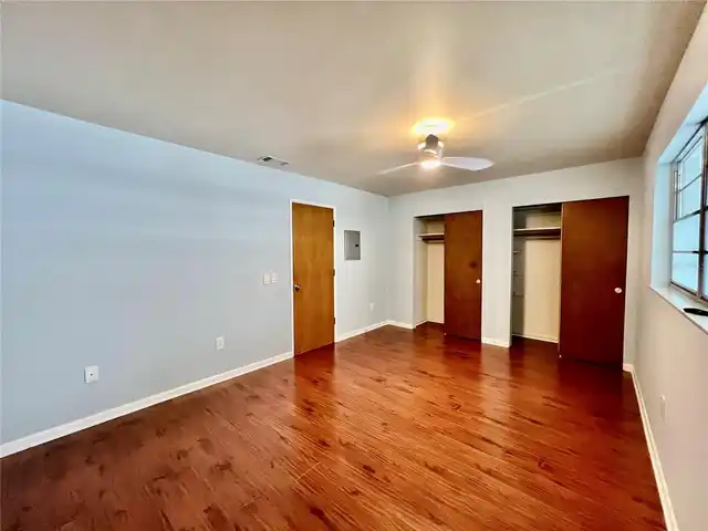 Listing Photo 16