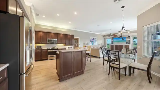Listing Photo 14