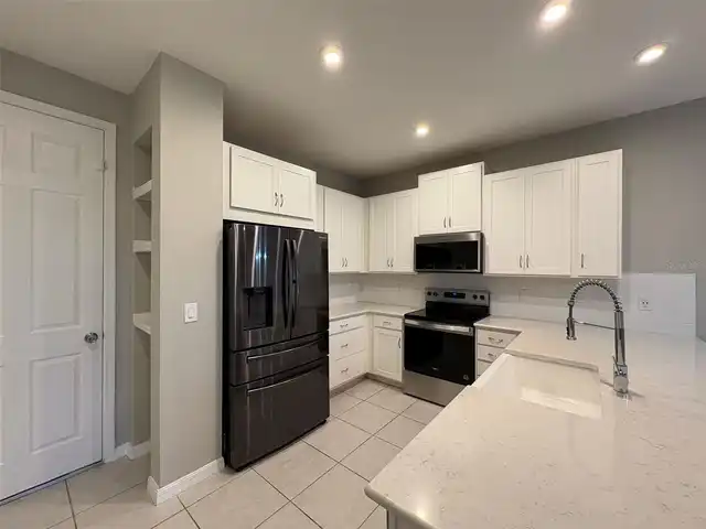 Listing Photo 9